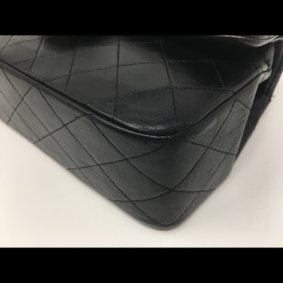 SOLD 💕Vintage Chanel Small Classic Flap - Picture 10 of 16